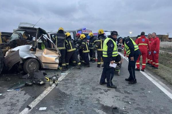 Peta žrtva nesreće na putu Irig - Ruma: Podlegao povredama vozač kombija!