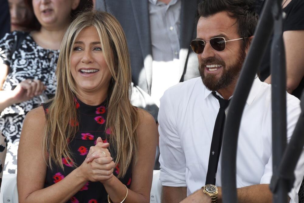 TABLOIDNA BOMBA! Glumica se udaje u pravoslavnoj crkvi - muž joj iz bratske zemlje Srbije, TREĆE VENČANJE USKORO