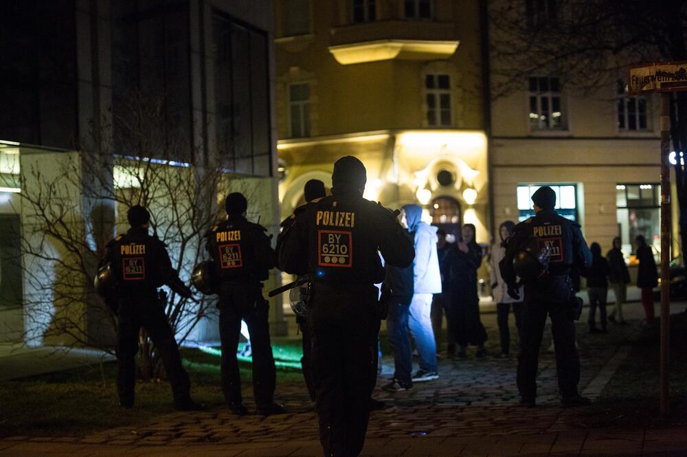 Zašto je nemačka policija pucala u gluvonemu 12-godišnju devojčicu iz Srbije? Sramota šta im je OPRAVDANJE!