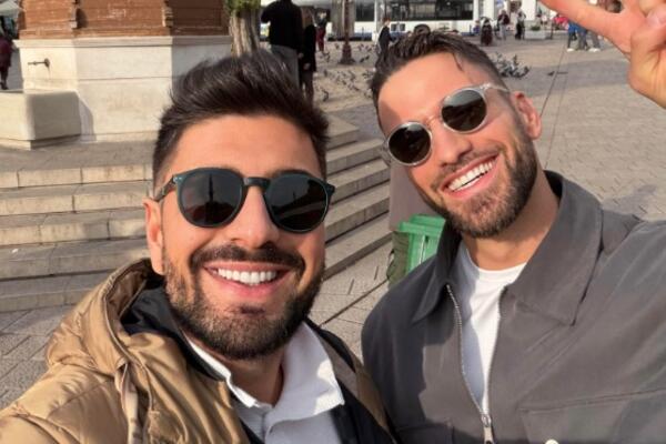 Na pomolu nova muzička zvezda Balkana: Pravi lepotan, odlično peva, a pod svoje ga je uzeo jedan od najjačih autora