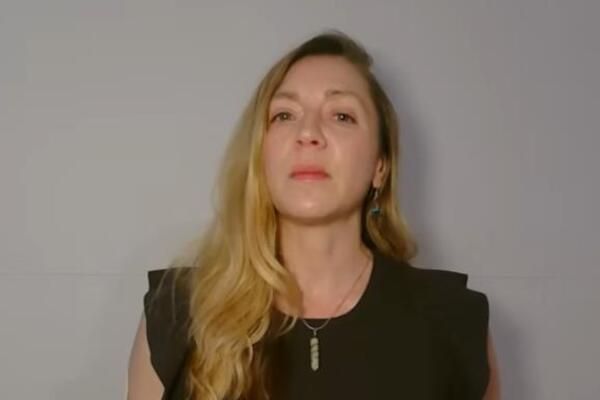 SERENU SU PRIMORALI DA SE UDA ZA SVOG DEDU! "Bila je to vrsta dedinog maženja, sa 7 me je u krevetu..."