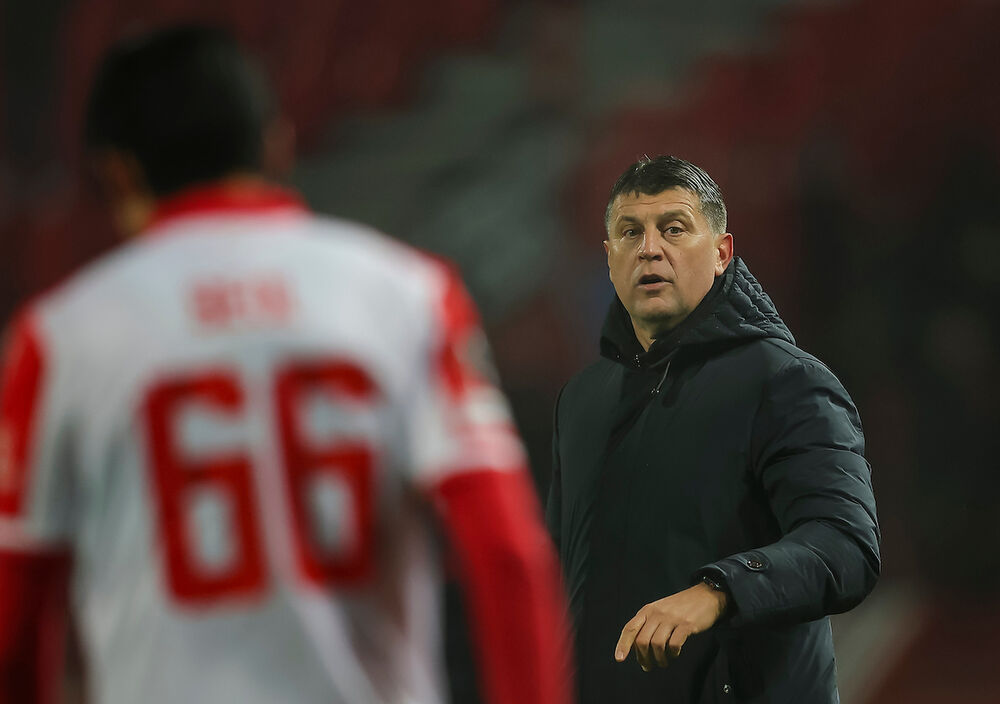 Vladan Milojević otkrio da je razgovarao sa jednim fudbalerom Crvene zvezde - "svakako treba da bude pažljiviji"