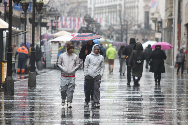 DANAS OBLAČNO SA KIŠOM I MAGLOM, A NI VETAR NEĆE IZOSTATI: Biće 12 stepeni, a konačno ćemo videti i SUNCE!