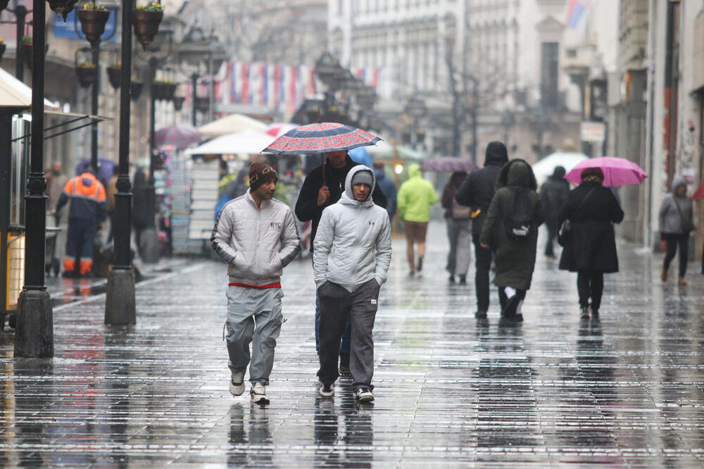 DANAS OBLAČNO SA KIŠOM I MAGLOM, A NI VETAR NEĆE IZOSTATI: Biće 12 stepeni, a konačno ćemo videti i SUNCE!