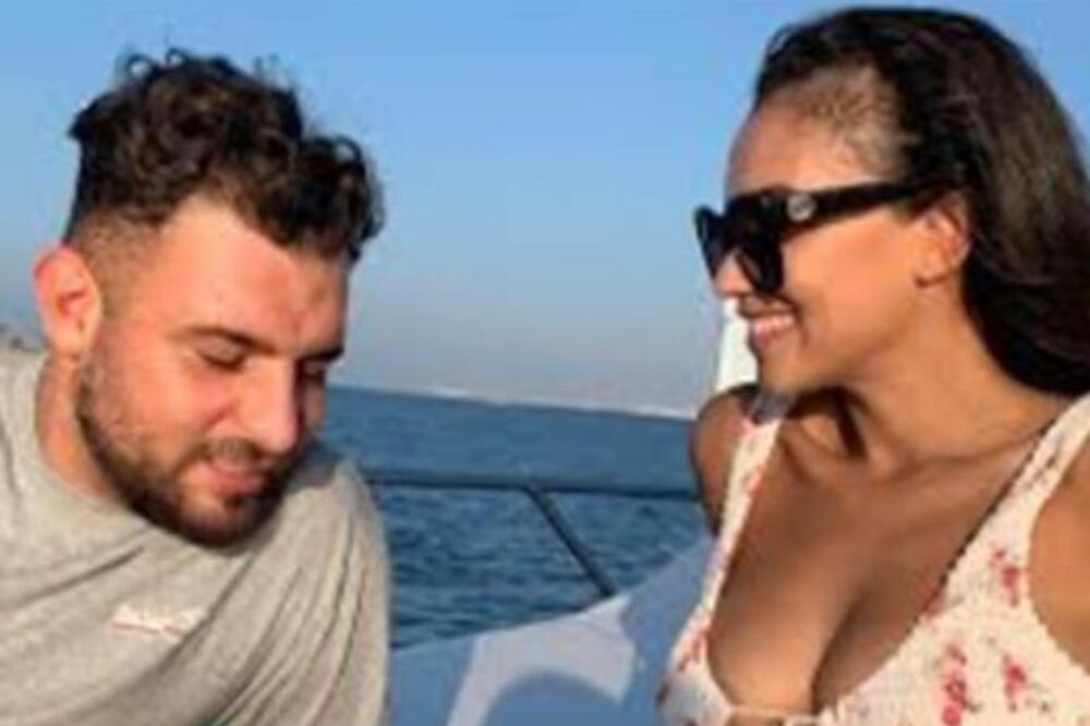 DRŽAO U RUKAMA TEK ROĐENU ĆERKICU, A ONDA JE UMRO 5 MINUTA KASNIJE Poslednji snimak sa bebom potresao sve (VIDEO)