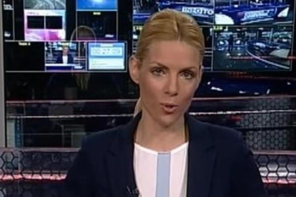 SUSPENDOVANA VODITELJKA PINKA DOŽIVELA SKANDAL USRED DNEVNIKA! Nije ni slutila šta joj rade IZA LEĐA, debakl