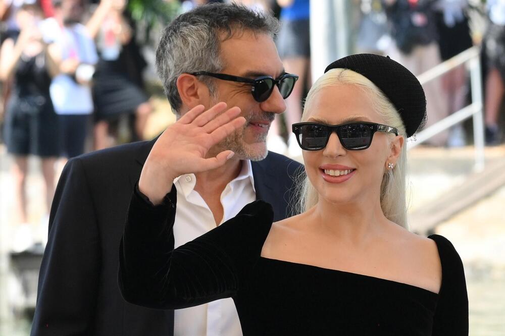 GAGO, ŠTA TI BI DA OVO URADIŠ? Od platinaste plavuše nije ostalo BAŠ NIŠTA - žena rešila da nas OPET ŠOKIRA