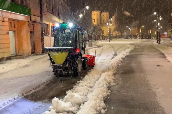 ZIMA VEĆ STISLA ZUBE: Pune ruke posla za nadležne službe u ovom gradu, so posuta na kružnim tokovima i mostovima