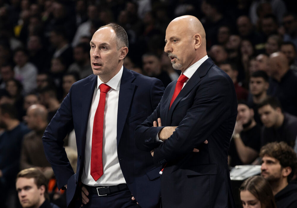 Mirko Ocokoljić dok je bio pomoćni trener Saši Obradoviću u Monaku