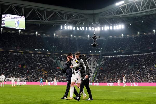 Dušan Vlahović se uz Gokua oglasio posle operacije (Foto)