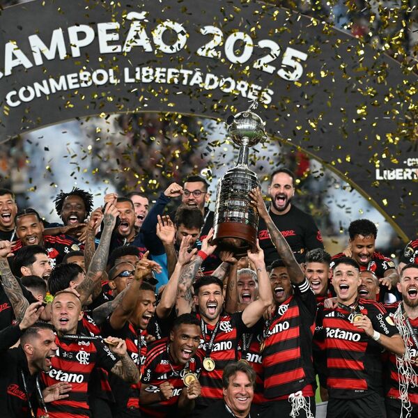 Flamengo ispisao istoriju! Danilo zakucao Palmeiras i vratio Mengao na tron Južne Amerike! (Video/Foto)
