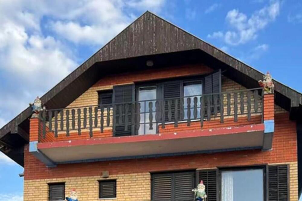 U ovom delu Srbije se prodaje kuća za 57.000 evra: Ima 320 kvadrata, 3 sprata i balkon na svakom