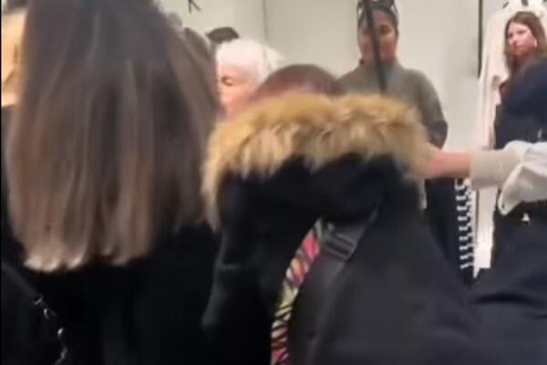 Žene napravile karambol u prodavnici zbog Crnog petka: Čupale se za kosu i otimale oko kaputa, POSTOJI SNIMAK