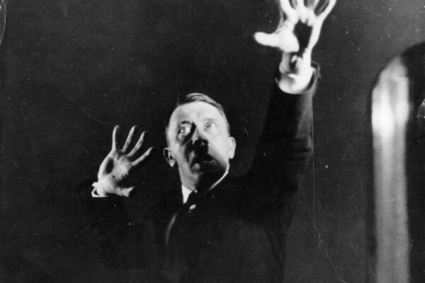 20 GODINA JE BIO HITLEROV FOTOGRAF: Na poslednjim fotografijama zabeležio je prizor koji je zgrozio mnoge! (FOTO)