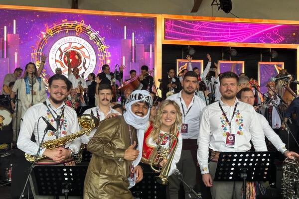 Orkestar Danijele Veselinović na završnici svetskog kulturnog festivala u Indiji oborio dva Ginisova rekorda!