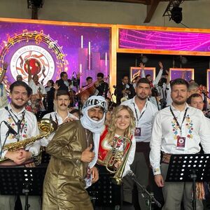 Orkestar Danijele Veselinović na završnici svetskog kulturnog festivala u Indiji oborio dva Ginisova rekorda!