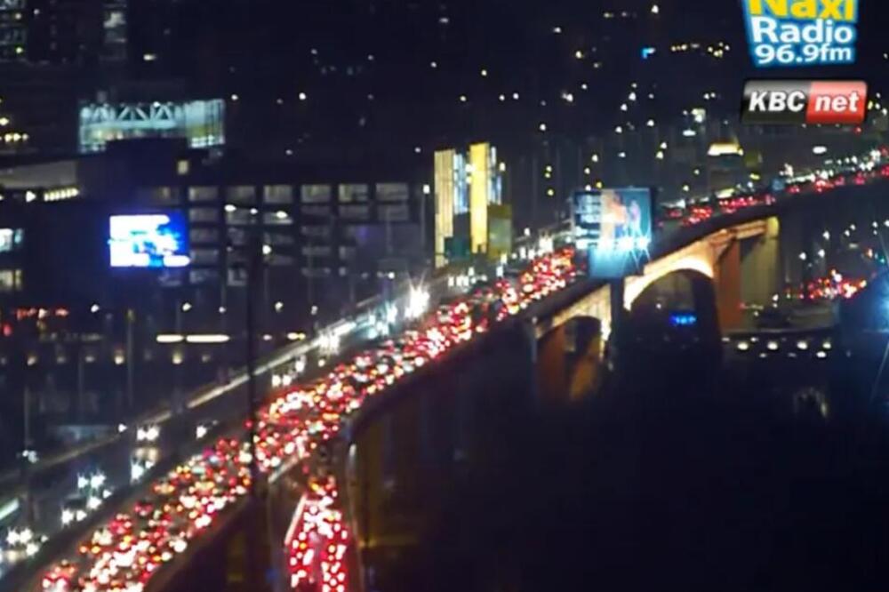 Nema igla gde da padne, vozila mile! Ovi delovi Beograda su potpuno paralisani, popodnevne gužve napravile haos!
