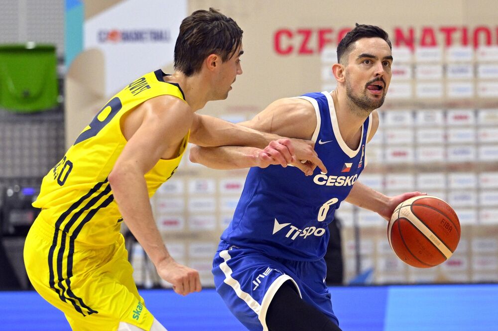 Tomaš Satoranski (desno) na utakmici Češke i Švedske