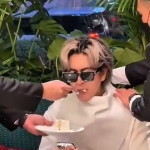 KO JE LIK KOG HRANE TELOHRANITELJI? Snimak iz Luj Viton kafea i tajna koja je uzdrmala celu zemlju - ŠOK ISTINA