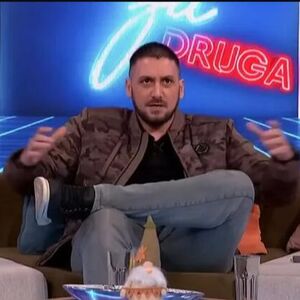 ODAKLE OVAJ ČOVEK NA PINKU? Nekad imao 30 KILA VIŠKA, a sad strahuju da nema šta da jede, ŠOK PRIZOR