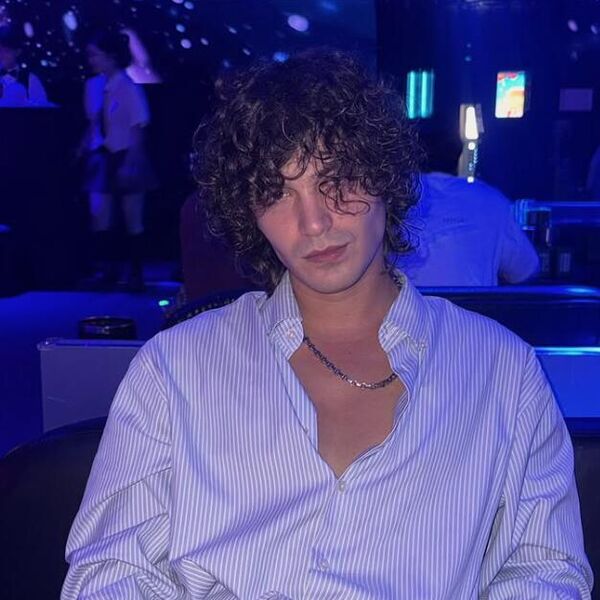 "STOMAK SE VEĆ VIDI, IME JE U ŠTEKU": Naš voditelj postaje otac! Obelodanio i pol deteta