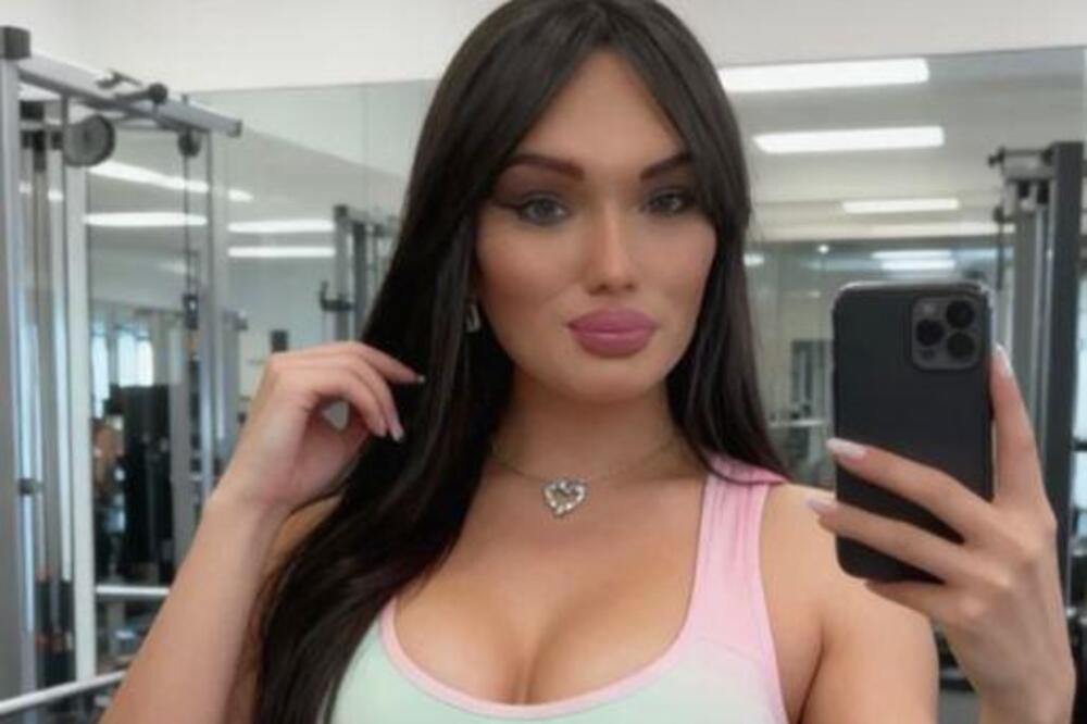 PROMENILA POL, PA OCA MOLILA DA JOJ OPROSTI! Sad se PREZNOJILA u teretani, pa atribute dala na izvol'te