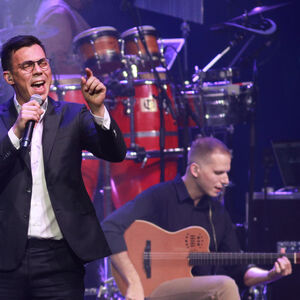 Žena kao ti se sluša već 25 godina! I slavi se kako dolikuje!