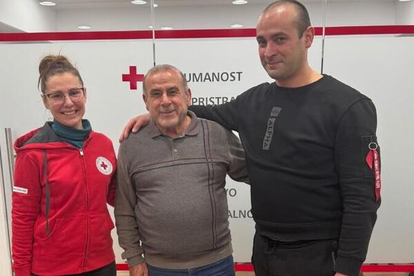 OTAC IZGUBIO SVAKI KONTAKT SA SINOM KAD SE ZARATILO U HRVATSKOJ:40 godina tragao za njim, a onda ZAKUCAO NA VRATA..