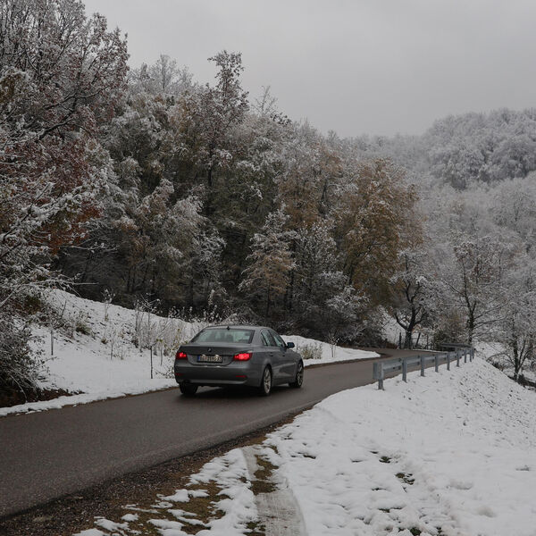 PA DA LI JE OVO MOGUĆE? Policajci zgroženi prizorom u automobilu, ono što su zetekli NADMAŠILO JE SVE SCENARIJE!