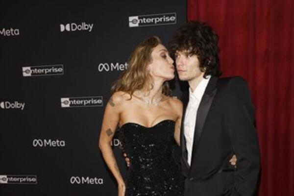 VERILA SE POSLE PAKLENJAKA KOJI JE DOŽIVELA OD BIVŠEG! Konačno našla "pravog" - POTVRDILA GLASINE