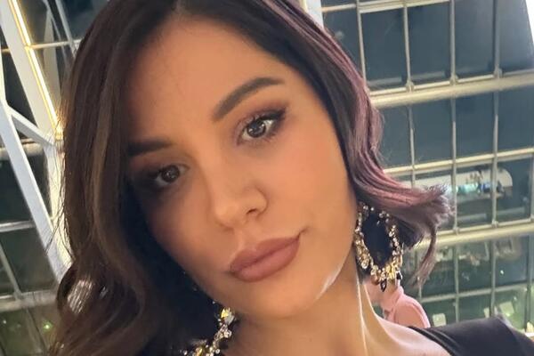 ŠOK NA PREMIJERI FILMA! Direktor "Odeona" nije seo pored verenice, a ona...