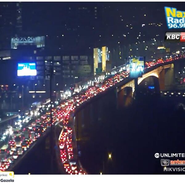 Totalni kolaps u Beogradu! Vozila stoje, nema igla gde da padne, skoro nije bio ovakav popodnevni špice (FOTO)