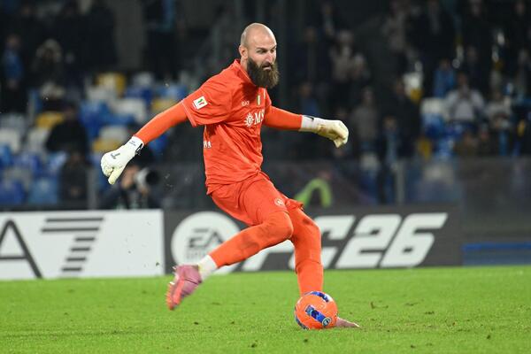 Milinković-Savić pocepao mrežu, pa odbranio ključni penal!