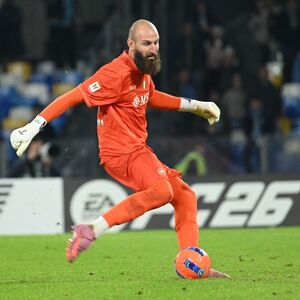 Milinković-Savić pocepao mrežu, pa odbranio ključni penal!