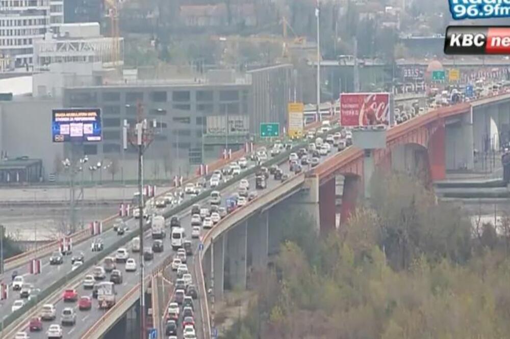 Kolaps u Beogradu od ranog jutra: Ovi delovi grada su pod užasnom gužvom, ljudi mile i KASNE NA POSAO