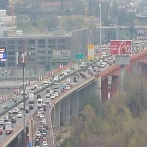 Kolaps u Beogradu od ranog jutra: Ovi delovi grada su pod užasnom gužvom, ljudi mile i KASNE NA POSAO