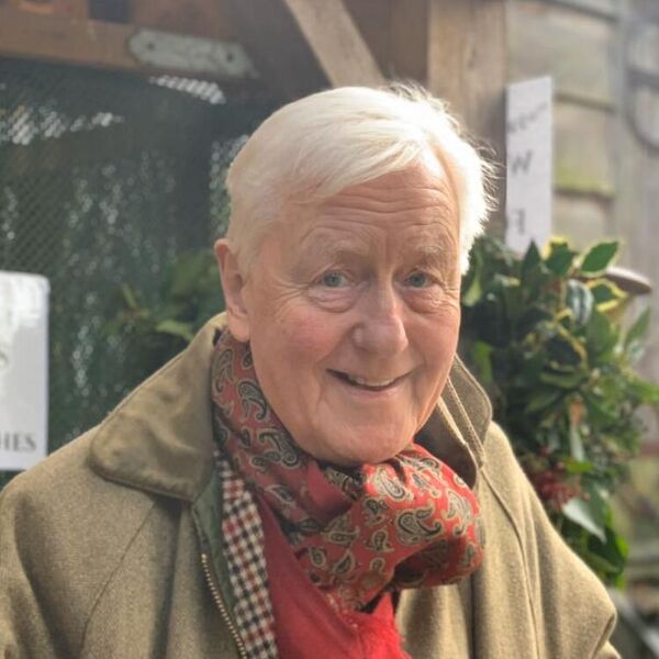 MATORI MULTIMILIONER (79) TRAŽI MLADU I PLODNU ŽENU KOJA ĆE MU RODITI DECU! Nudi 60.000 evra, ali ima JEDNA CAKA!