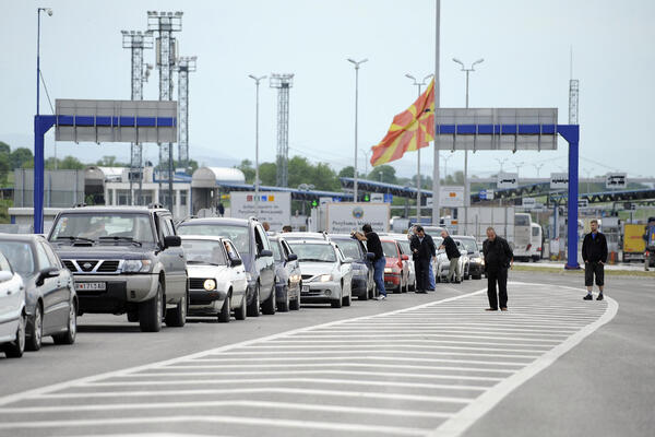 Teretna vozila čekaju 5 sati na izlaz na ovom graničnom prelazu! Oglasio se AMSS, evo kakvo je stanje na ostalim