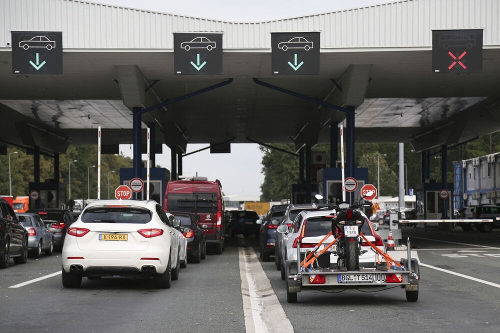 Vozila na graničnom prelazu