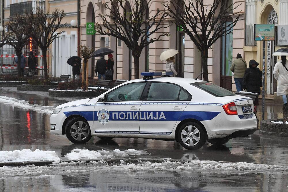 Bačena zapaljiva tečnost na NJENA KOLA, horor u Beogradu: Haos na Voždovcu, očevici se sledili od prizora