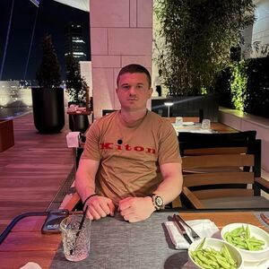 VOJA POLITIČAR, DRAGAN PEKAR, A TIGAR... Isplivali poslovi novog dečka Jovane Jeremić - LAVICA ĆE SE BAŠKARITI OVDE