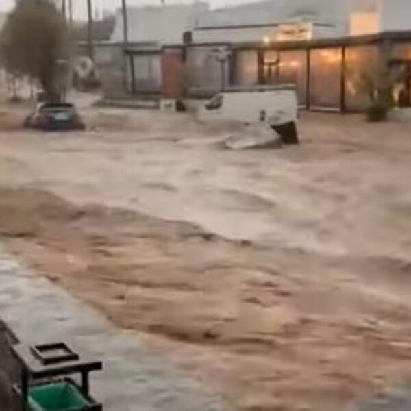 Katastrofalne poplave u Grčkoj! Bujice vode nose sve pred sobom, jako nevreme napravilo haos (VIDEO)