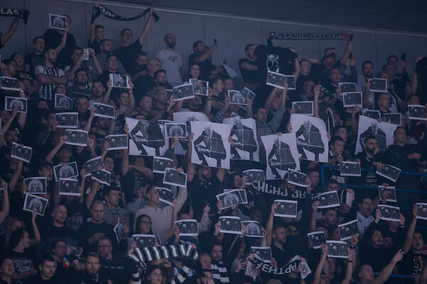 SUZE I "SVI SMO MI ŽELJKO!" Emotivne scene iz Beogradske arene u čast Obradovića! (Video/Foto)