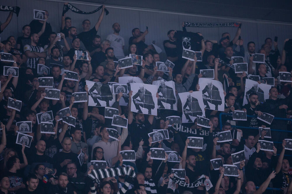 SUZE I "SVI SMO MI ŽELJKO!" Emotivne scene iz Beogradske arene u čast Obradovića! (Video/Foto)