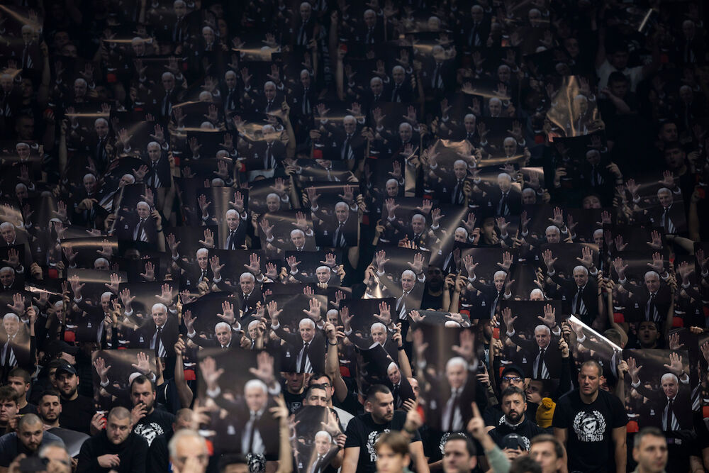 Čitava Beogradska arena u čast Željka Obradovića