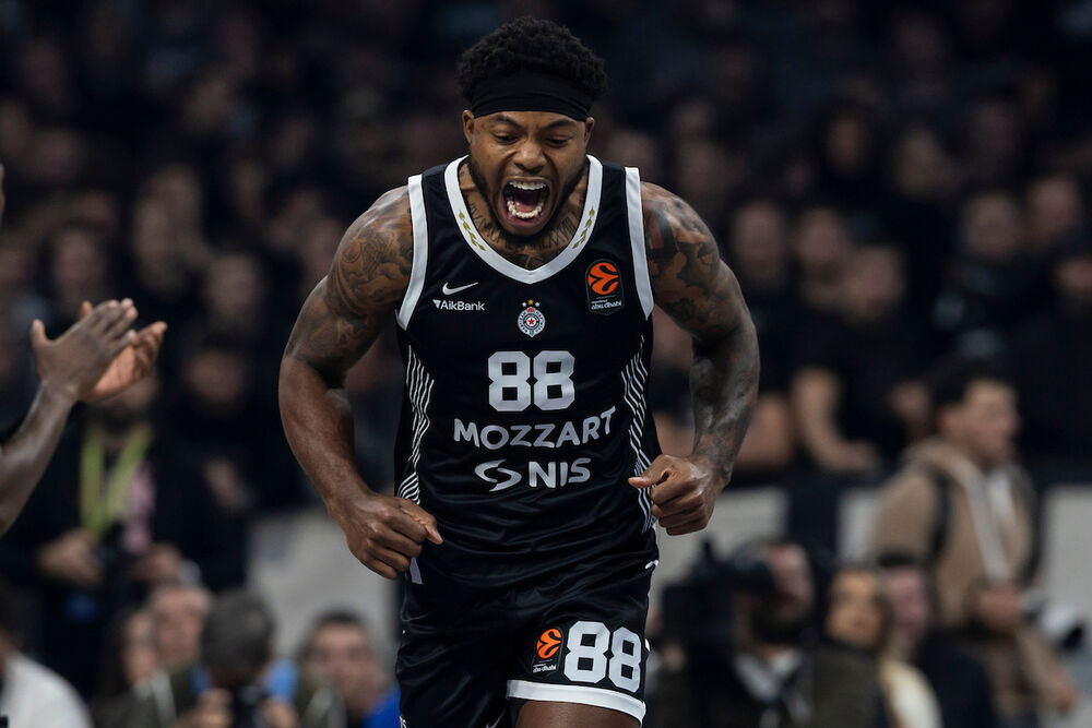 Tajrik Džouns, Tajrik Džons