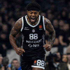 Zviždanje Grobara svojim igračima, skandiranje Željku Obradoviću i pobeda Partizana nad Bajernom (Video/Foto)