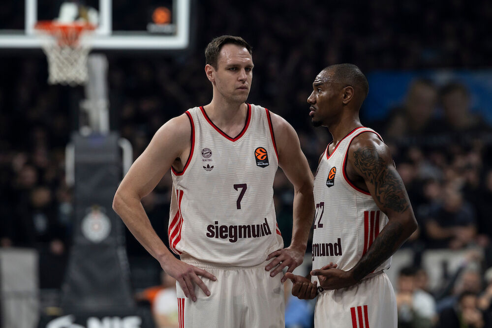 Johanes Fojtman i Ajzea Majk na utakmici Partizana i minhenskog Bajerna