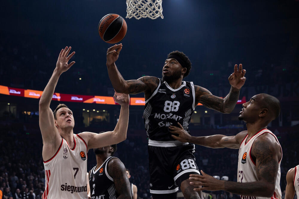 Tajrik Džons kratak i jasan posle Bajerna i ni reč o večitom derbiju!