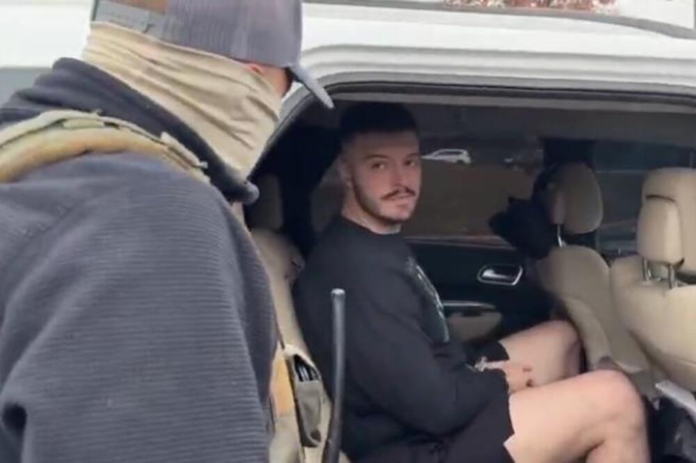 CRNOGORAC RADULE KOŠTAO AMERIKANCE 205.707 DOLARA! Bio zaposlen kao policajac u SAD, sad ga ČEREČE po medijima